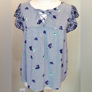 2/$30 Old Navy Blue White Eyelet Flower Pinstripe Flutter Sleeve Babydoll Top L